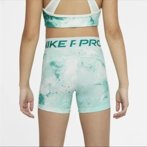 NIKE [XL] Girl's PRO 3" Training Shorts-Green Tie Dye - Picture 2 of 6